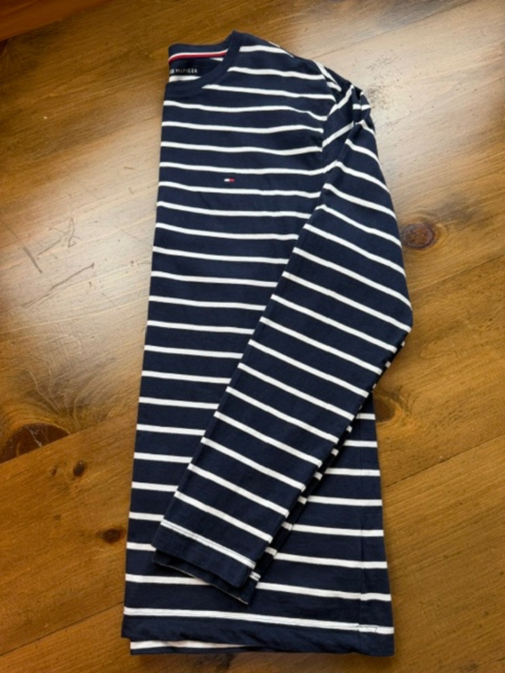 Tommy Hilfiger Navy and White Stripe Long Sleeve Tee Size Large Preppy Coastal